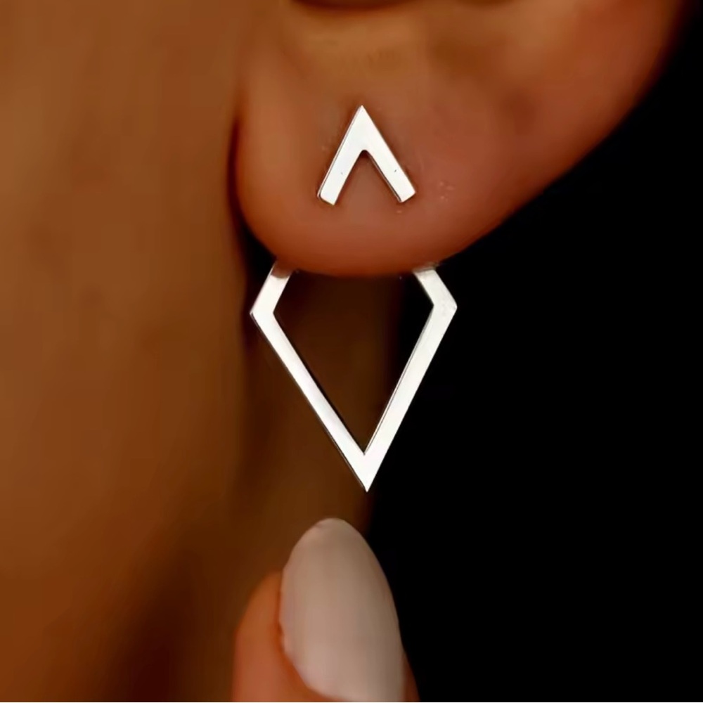 NEW Geometric Diamond Shape Silver Stud Earrings